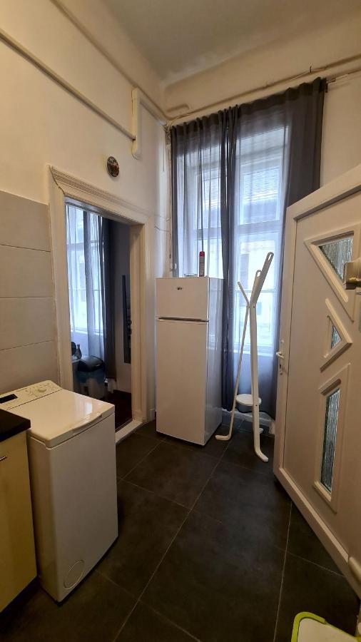 Appartamento Downtown Akacfa Budapest Esterno foto