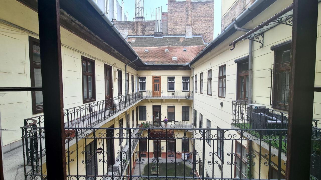 Appartamento Downtown Akacfa Budapest Esterno foto