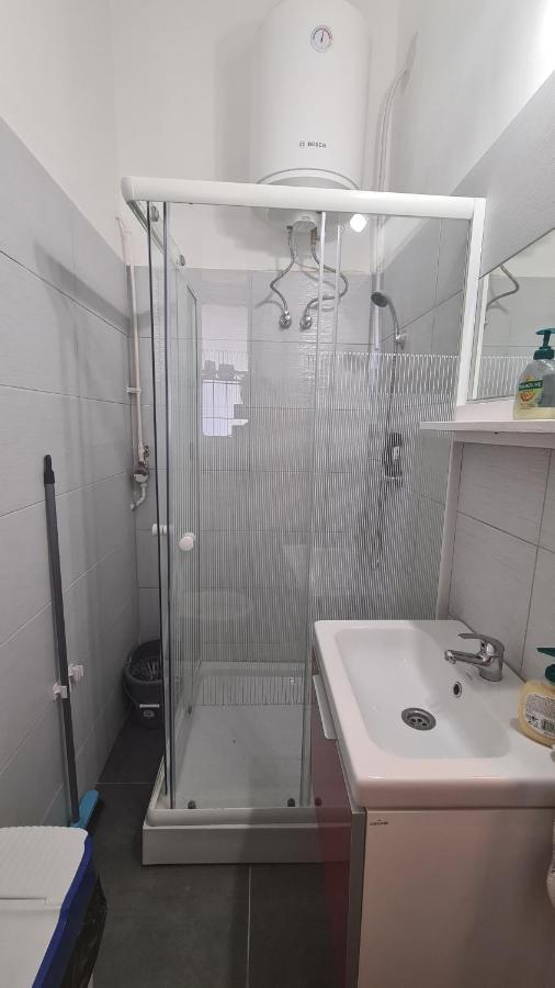 Appartamento Downtown Akacfa Budapest Esterno foto